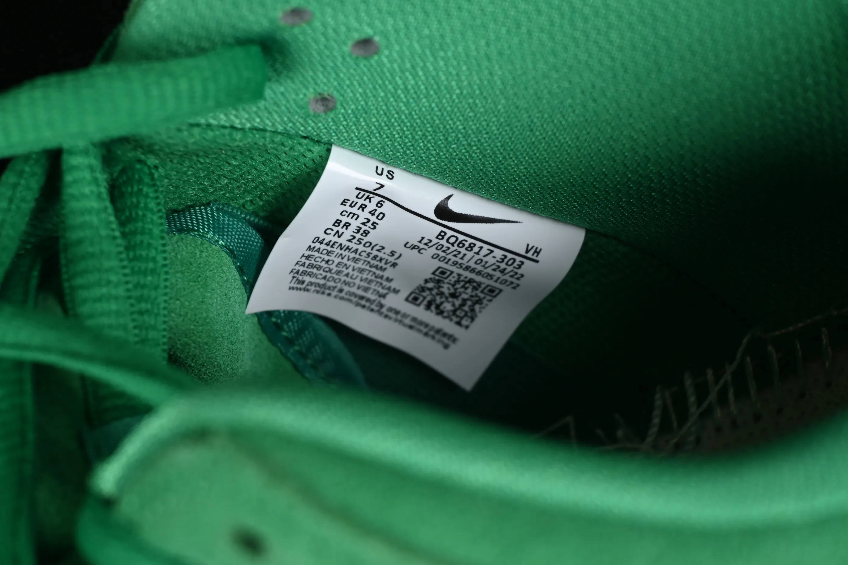 All categories Nk SB Dunk series Nk SB Dunk Low low-top sneakers Nk SB Dunk Low Pro green gold SB smashed backboard fashion casual sneakers BQ6817-303